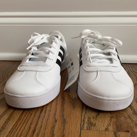 Adidas Sneakers, fits like 6.5US white color - Picture 10 of 14